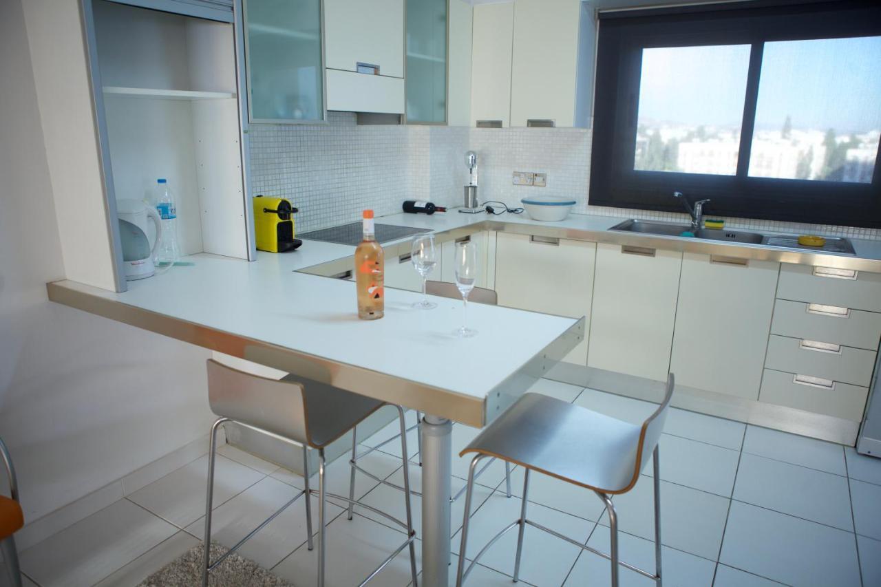 לימסול Seaside Spacious Apartment With Sea View מראה חיצוני תמונה